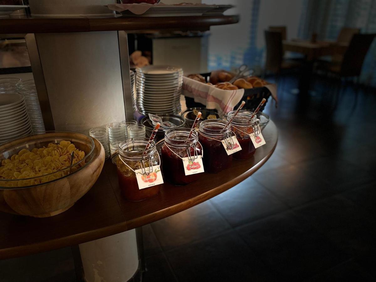 Garni - Hotel Am Burghuegel San Candido Luaran gambar